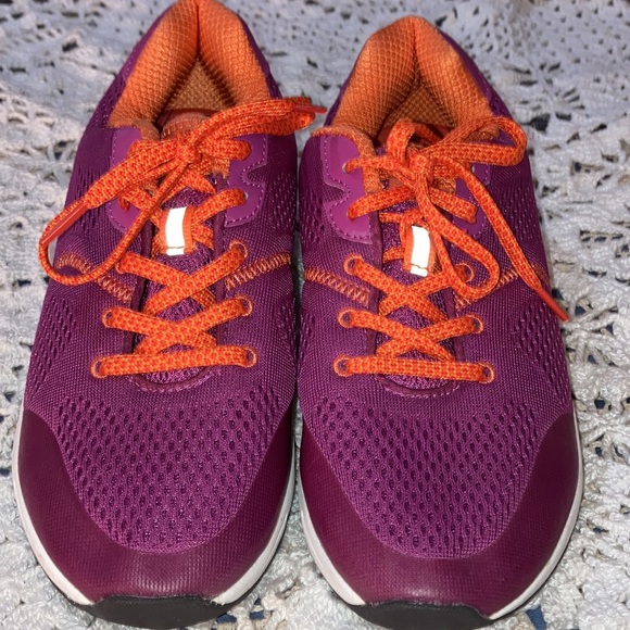 🐞Vionic Sneakers - Picture 12 of 13